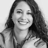 Dr. Mariza Snyder
